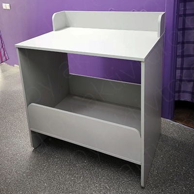 Большой стол для проверки заказов